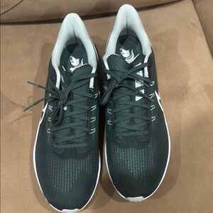 Nike Men's Athletic Shoes - Dark Green